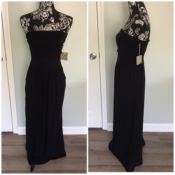 Dresses & Skirts - Black Maxi Dress with Pockets